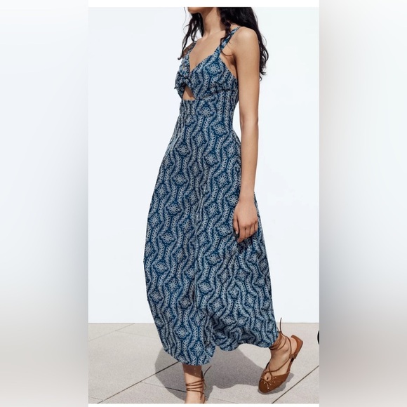 Zara MIDI DRESS WITH RUBBERIZED OPENWORK EMBROIDERY - Picture 2 of 7